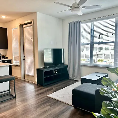 Cozy Apartment Near Downtown Htx